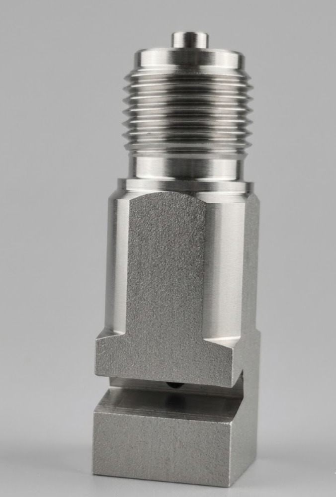 Slotted Valve Plug Connector